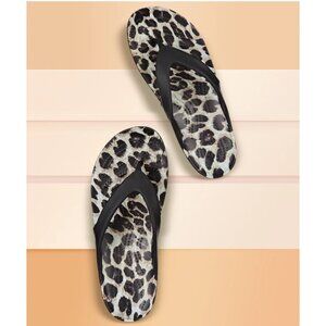 NEW! CROCS KATE II GRAPHIC LEOPARD Brown Flip Flops Beach Summer 204231 0ZR